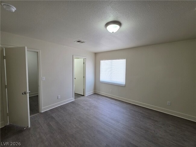 Building Photo - 3412 Townhouse Dr