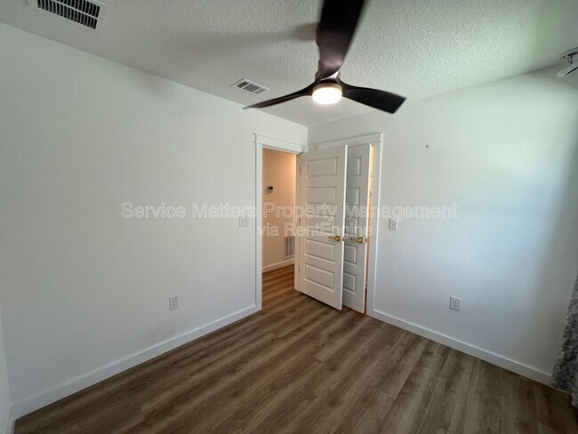 Building Photo - 3241 Damon Dr