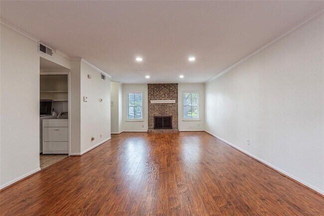 Building Photo - 1456 Silverpines Rd