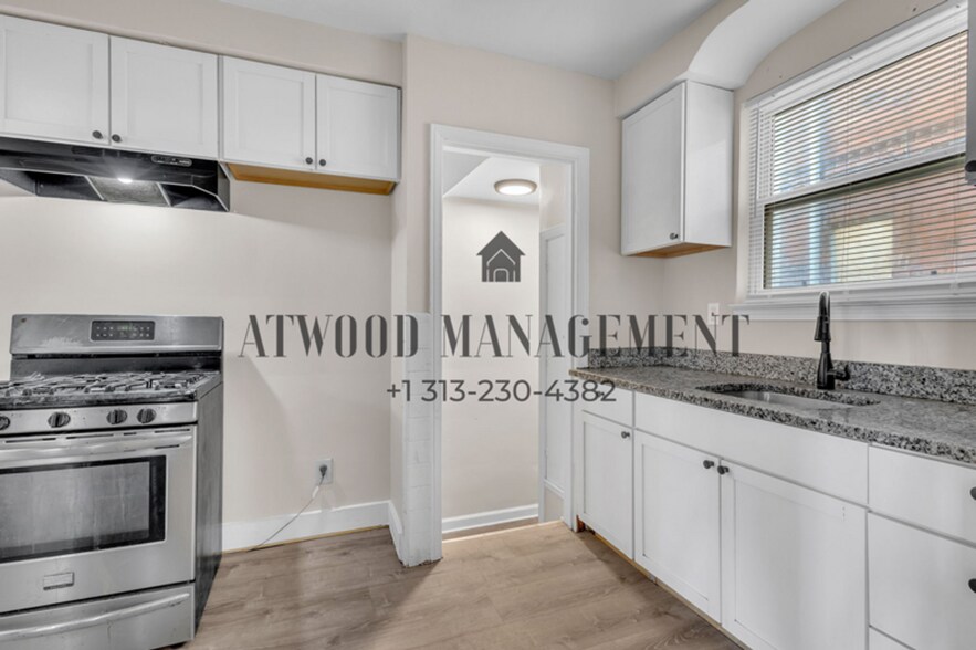 Building Photo - This beautifully updated 3-bedroom, 1-bath single-family home is ready for move-in!