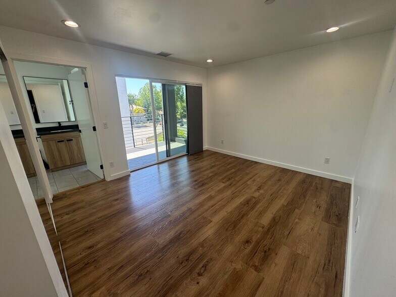 Building Photo - 5638 Woodman Ave
