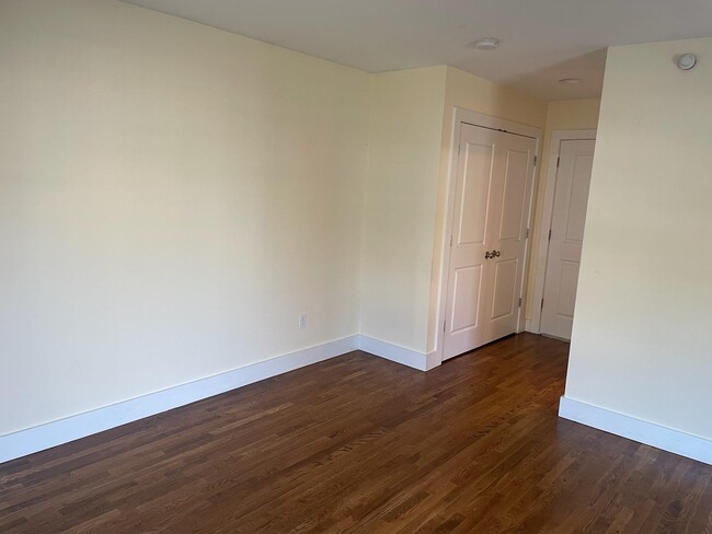 Building Photo - 339 US-202