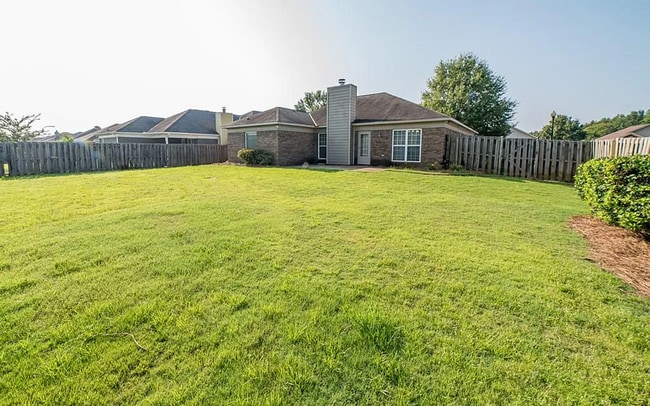 Building Photo - 8018 Silverado Dr