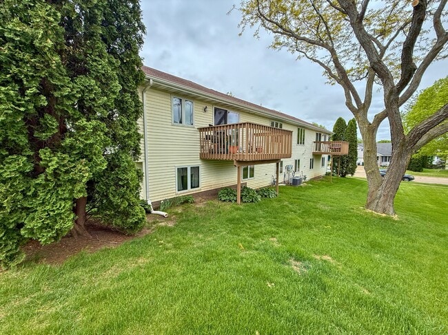 Building Photo - 101 W Northlawn Dr