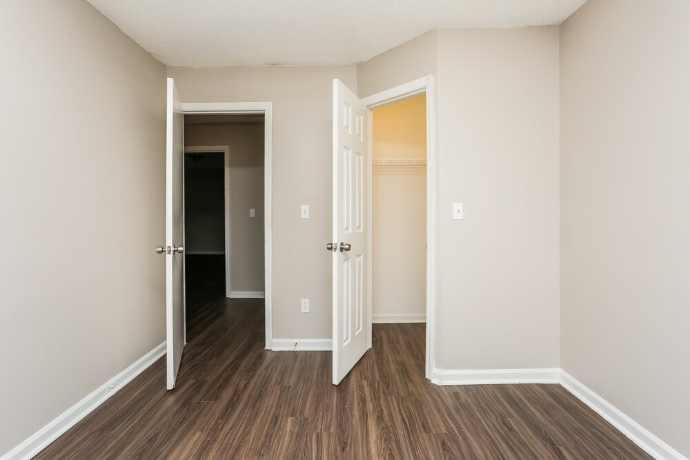 Building Photo - 5453 Fox Valley Ln