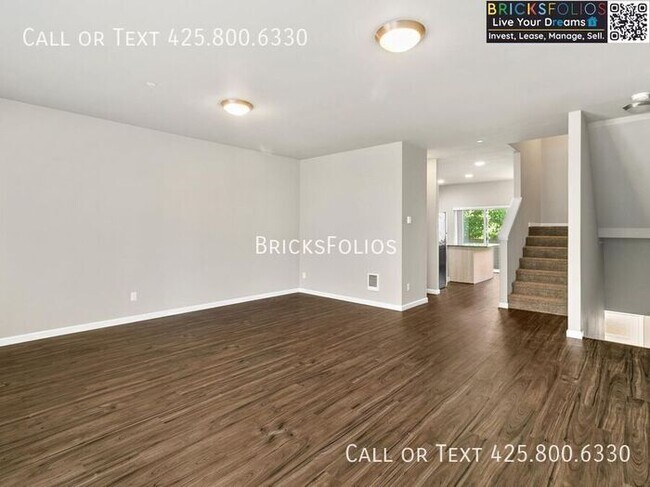 Building Photo - Discover Your Dream Corner Townhome in Olympia