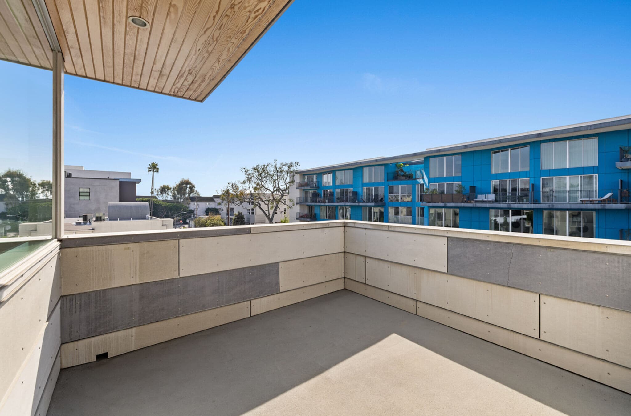 Building Photo - 742 N Hudson Ave