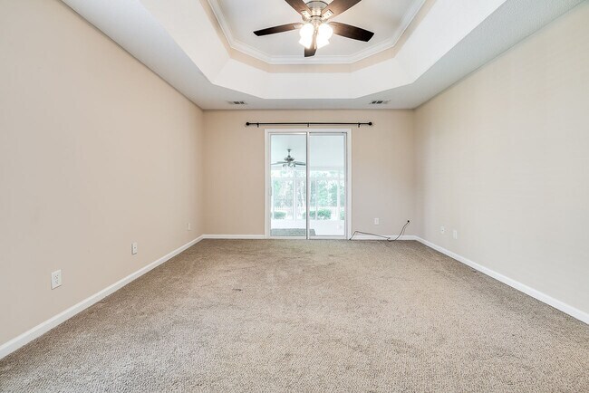 Building Photo - 868 Young Way