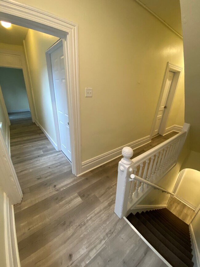 Building Photo - 4 Bedroom + Office Home in Allentown!