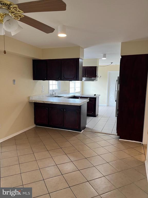 Building Photo - 42 Genesee Ln