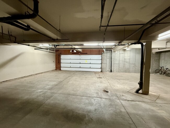 Building Photo - 1820 Fox Bay Dr