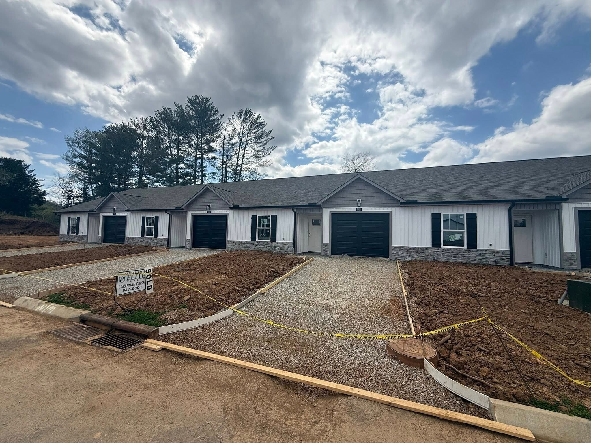 Building Photo - 7323 Woodpecker Way