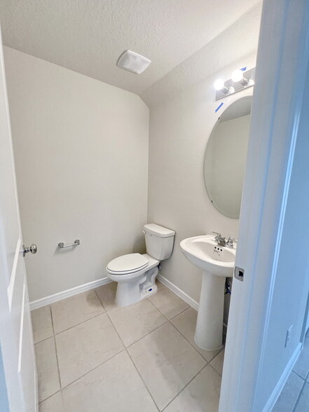 Powder Room - 1813 Summer Serenity Dr