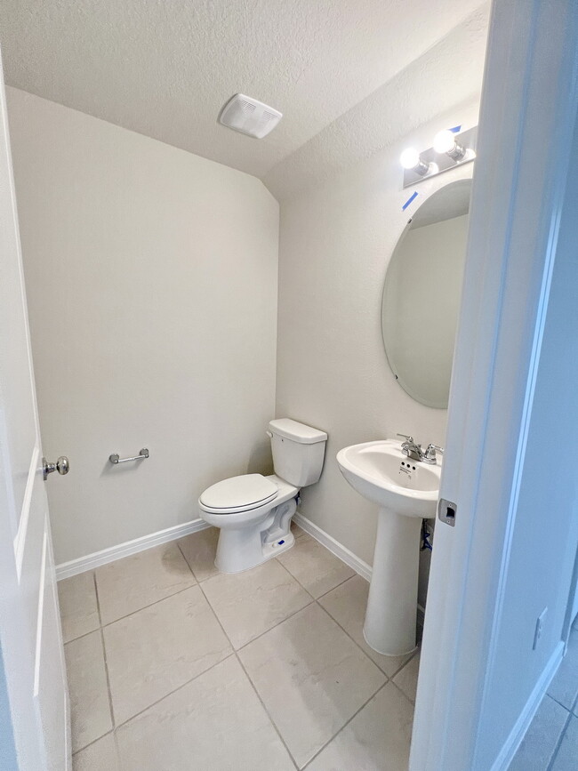 Powder Room - 1813 Summer Serenity Dr