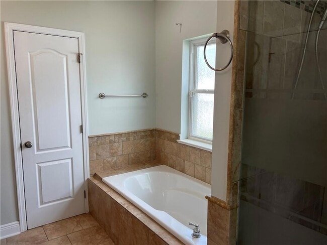 Building Photo - 102 Zachary Dr