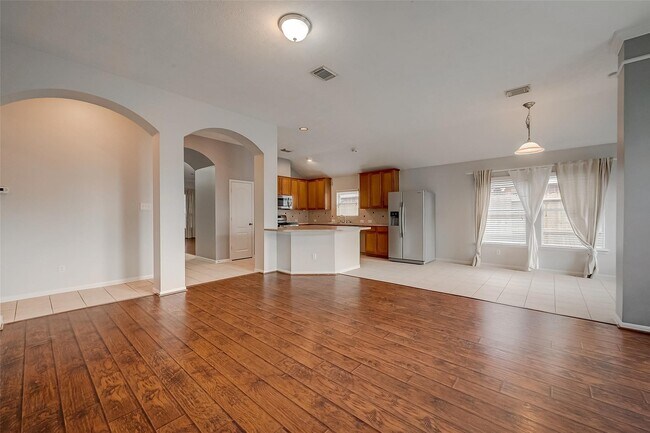 Building Photo - 1807 Hidden Breeze Dr