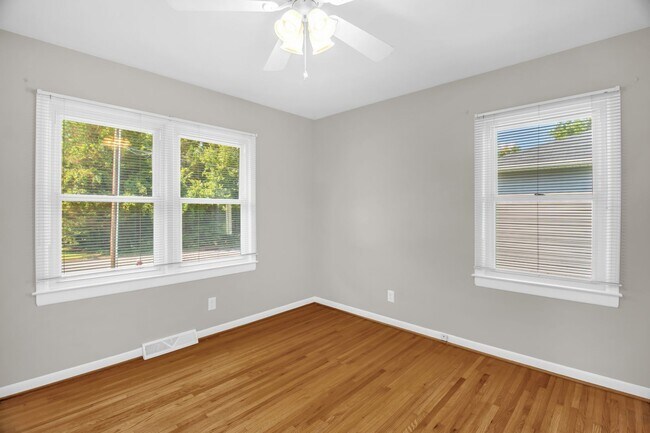 Building Photo - Cute 3 bedroom, 1 bathroom in High Point