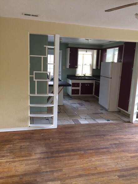 Building Photo - 127 Jewell Ave