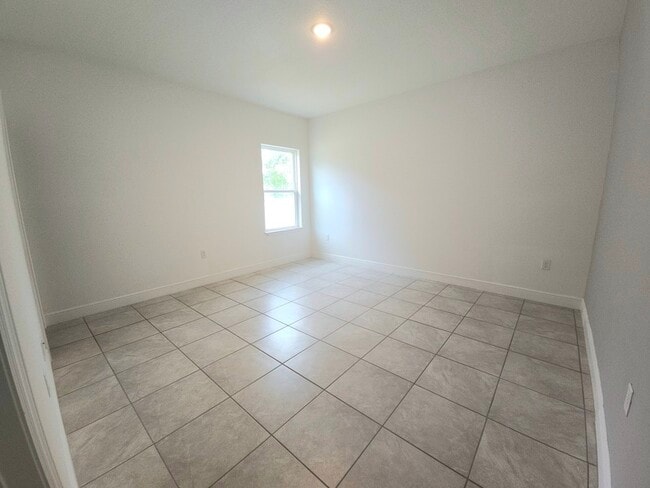 Building Photo - 8719 SW 133rd Ln Rd