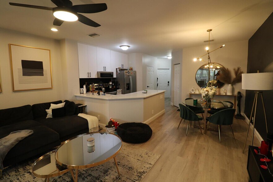 Building Photo - 6848 Brook Hollow Rd