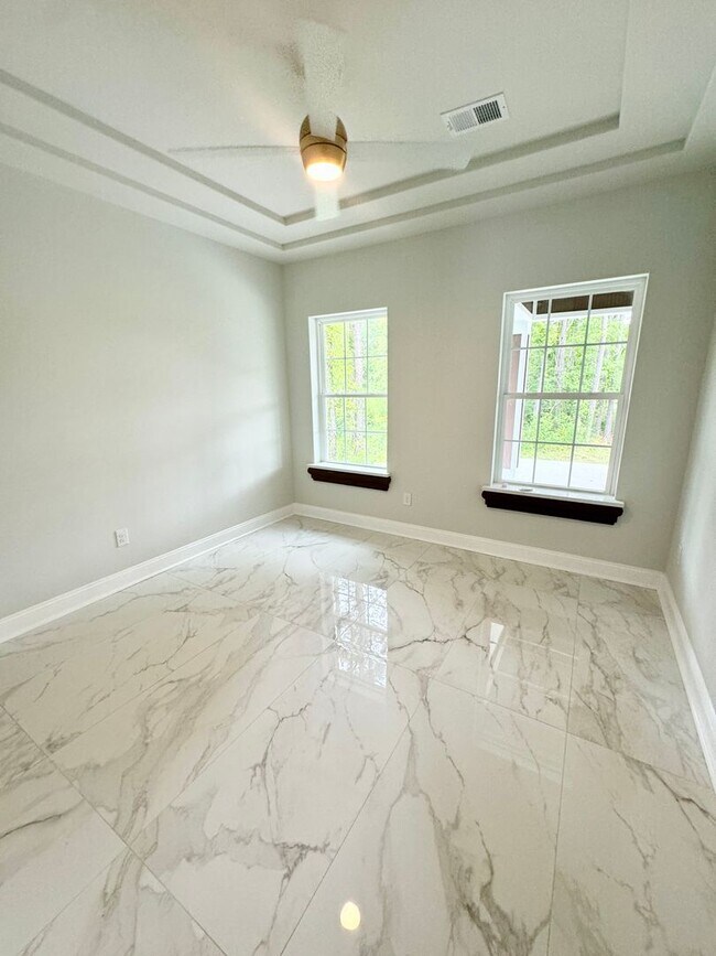 Building Photo - Beautiful 4 Bedroom, 3 Bath home located in Myrtle Grove Plantation!