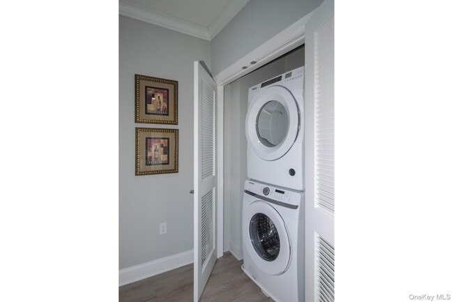 Building Photo - 75 E Hoffman Ave