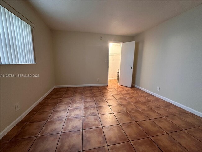 Building Photo - 1824 Monroe St