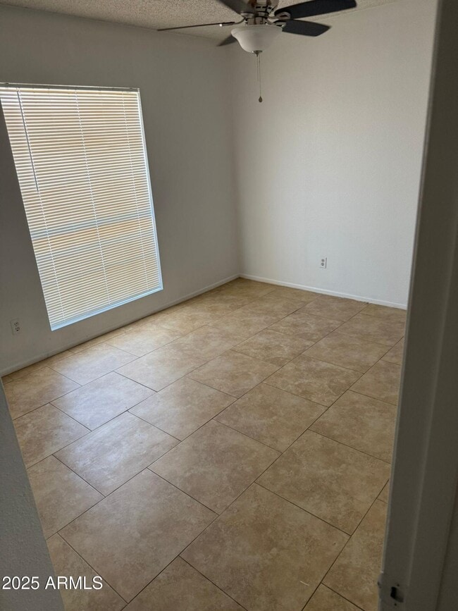 Building Photo - 5201 W Calavar Rd
