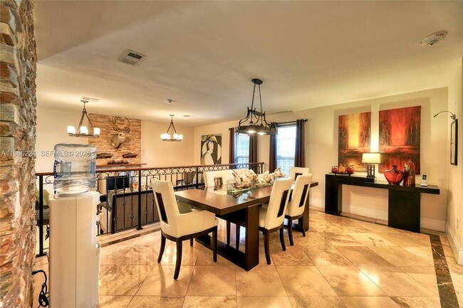 Building Photo - 5826 SW 17th St