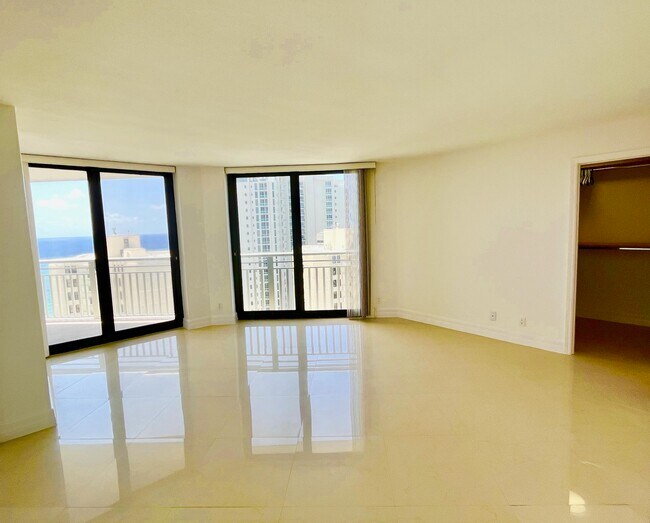 Building Photo - 3000 N Ocean Dr