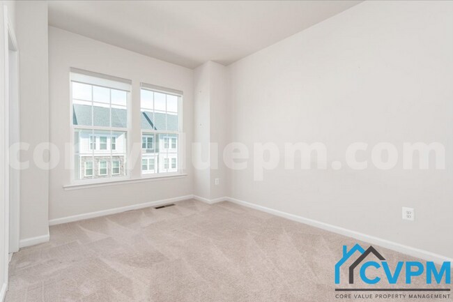 Building Photo - 2535 Debert Cir