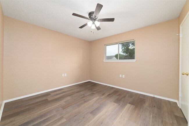 Building Photo - 14250 Laffite Dr