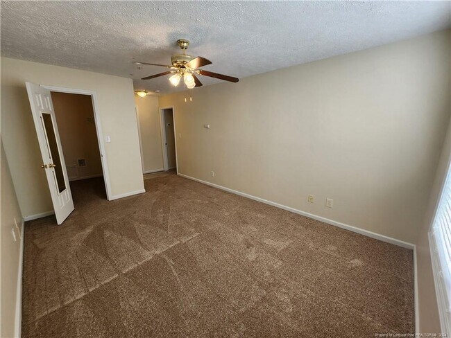 Building Photo - 264 Waterdown Dr