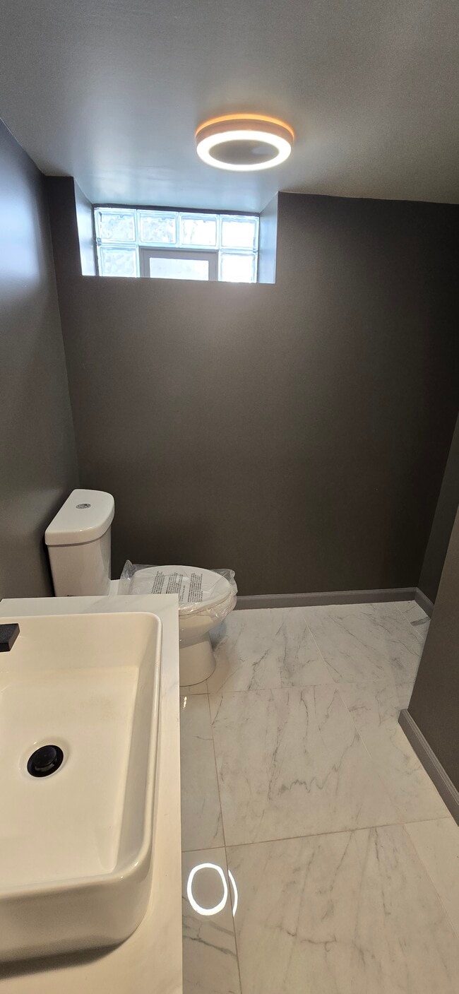 Building Photo - 15800 Whitcomb