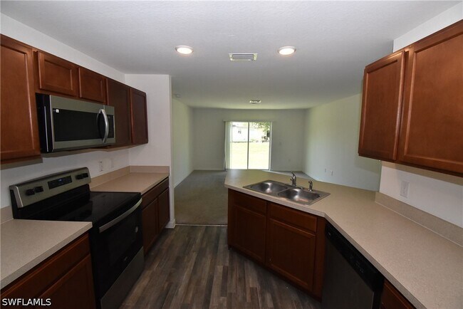 Building Photo - 3503 Samoa Ave