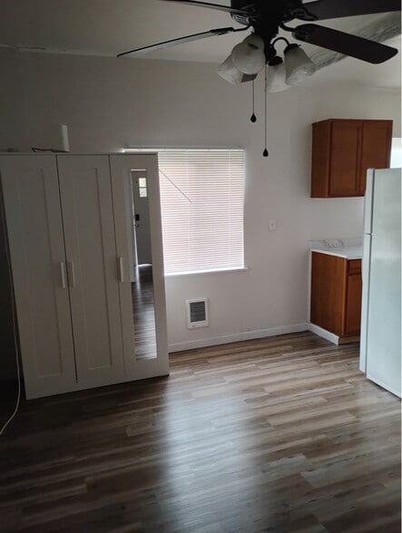 Building Photo - 908 15th St