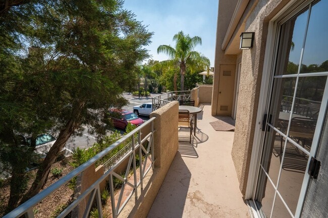 Building Photo - COMING SOON! Santa Fe Double Primary Condo in Valencia!