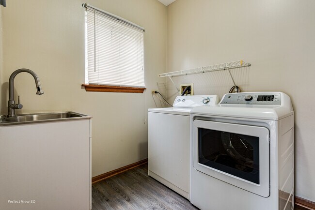 Building Photo - 2031 Westridge Blvd