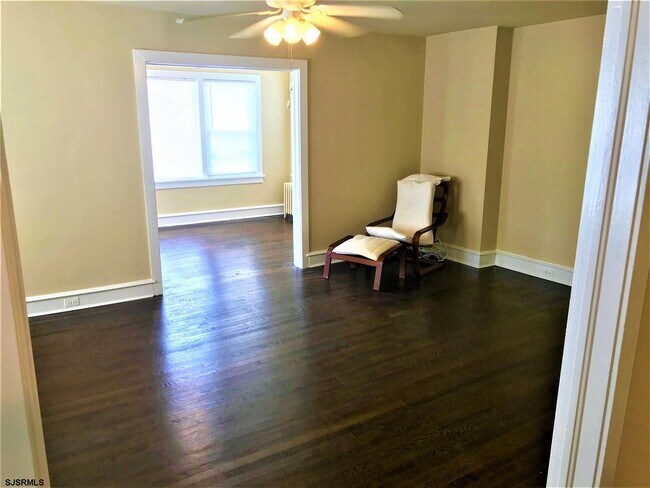 Building Photo - 119 N Jasper Ave