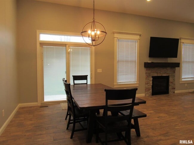 Building Photo - 1659 Celtic