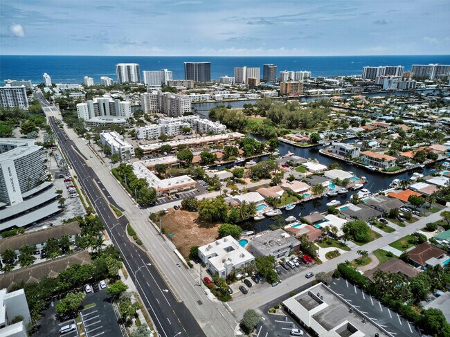 Building Photo - 2708 NE 14th Street Causeway