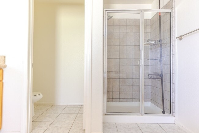 Building Photo - Stunning 4-Bedroom Home for Rent in Brawley!