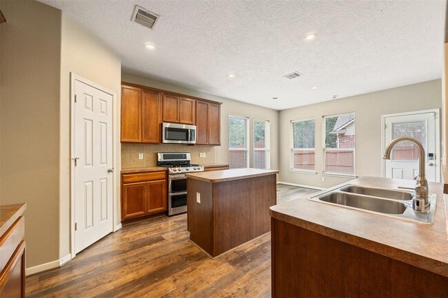 Building Photo - 14103 Micmac Ct