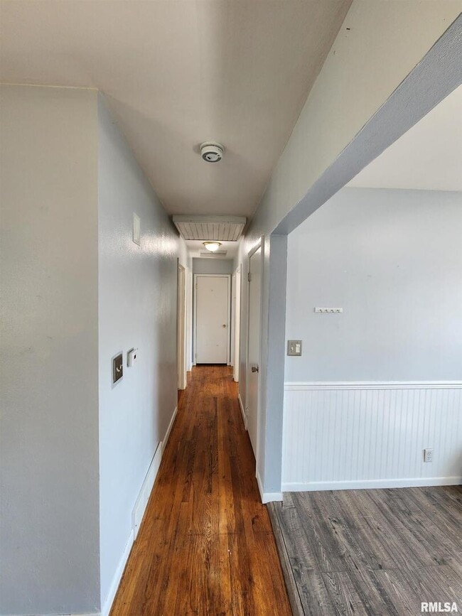 Building Photo - 3235 W 16th St