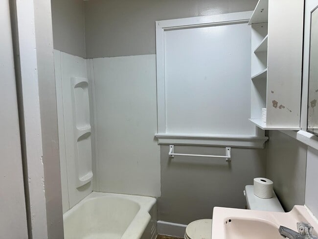 Building Photo - 1348 Springer St