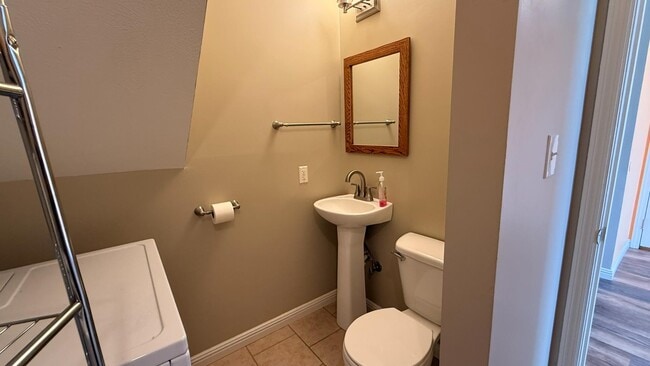 Building Photo - 266 Bradford Square