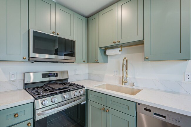 Building Photo - Riverside Residences