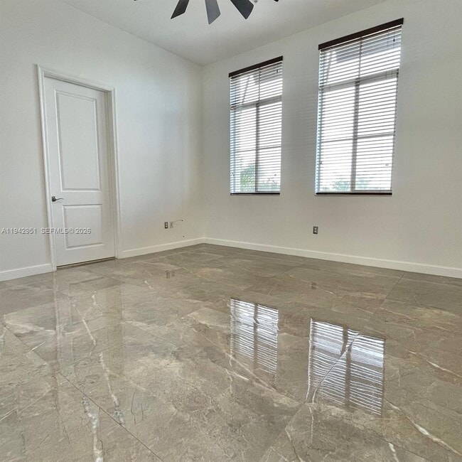 Building Photo - 3020 NW 125th Ave