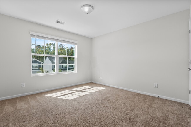 Building Photo - 424 Keeble Dr