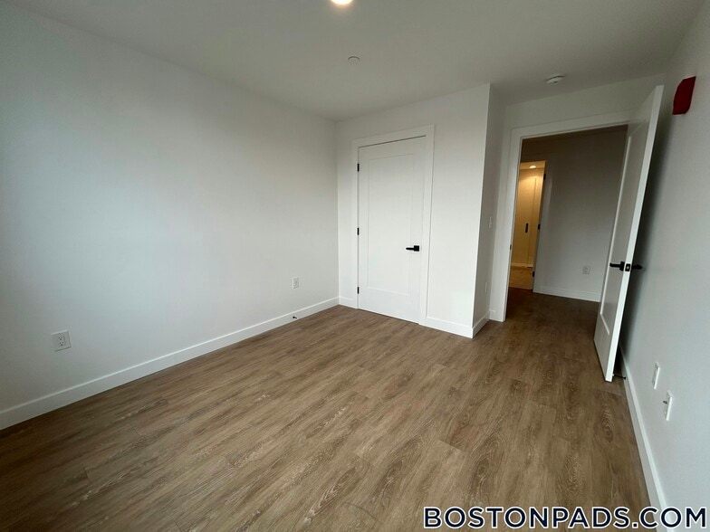 Building Photo - 199 Gardner St